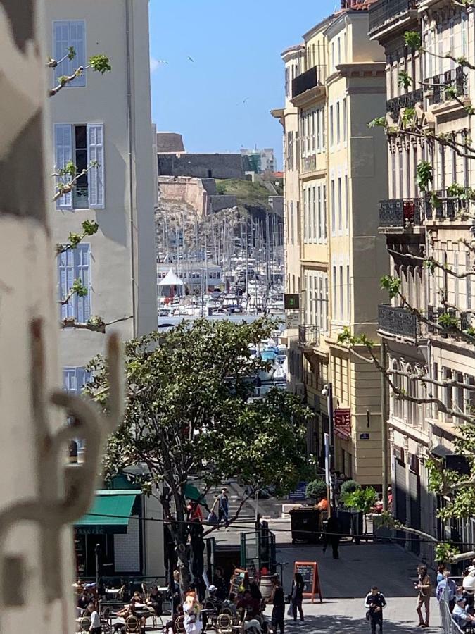 L'escale Au Coeur Du Vieux Port De Marseilles